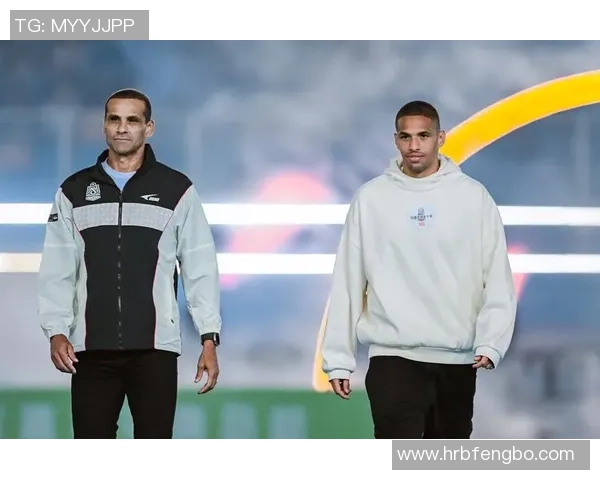 奥尼尔与足球巨星同框合影 展现篮球与足球跨界碰撞魅力 奥尼尔与足球巨星同框合影 展现篮球与足球跨界碰撞魅力